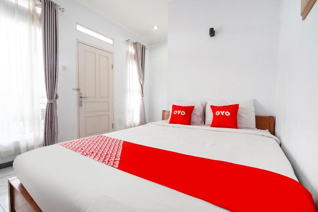 Oyo 91561 Gandhi Hotel Bandung Kültér fotó