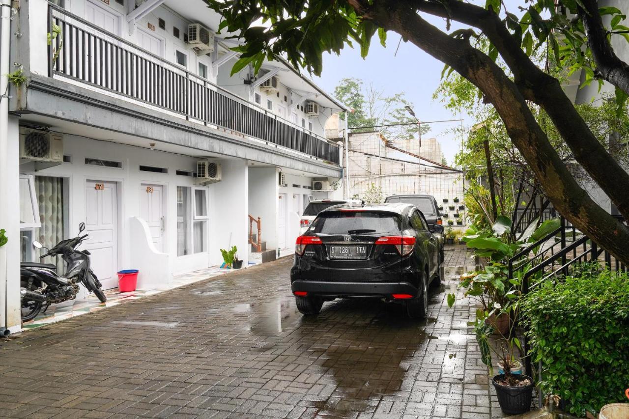 Oyo 91561 Gandhi Hotel Bandung Kültér fotó