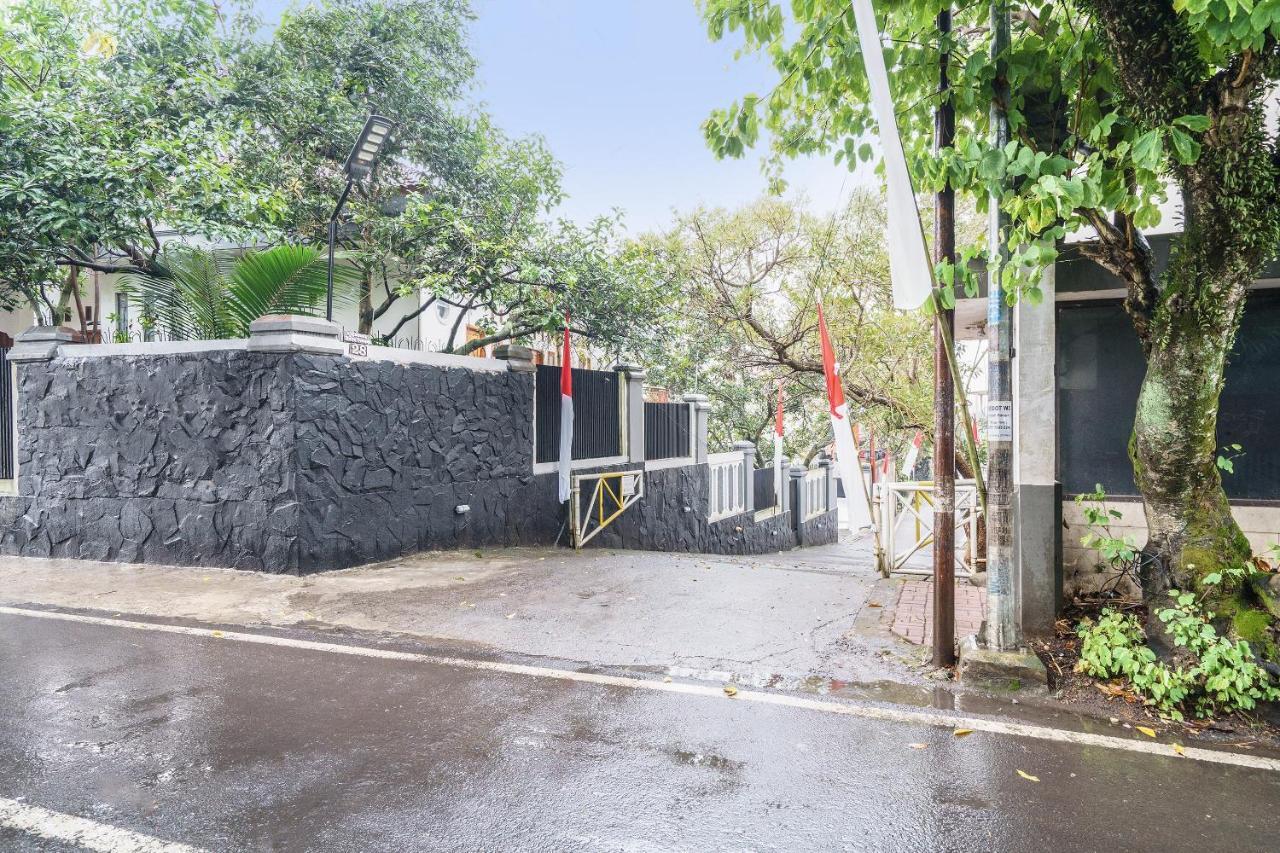 Oyo 91561 Gandhi Hotel Bandung Kültér fotó
