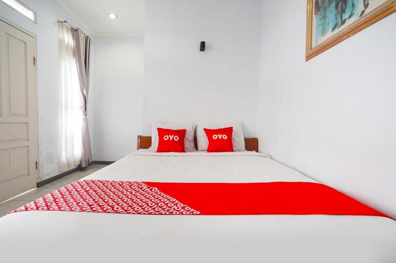 Oyo 91561 Gandhi Hotel Bandung Kültér fotó