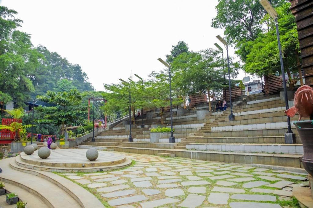 Oyo 91561 Gandhi Hotel Bandung Kültér fotó