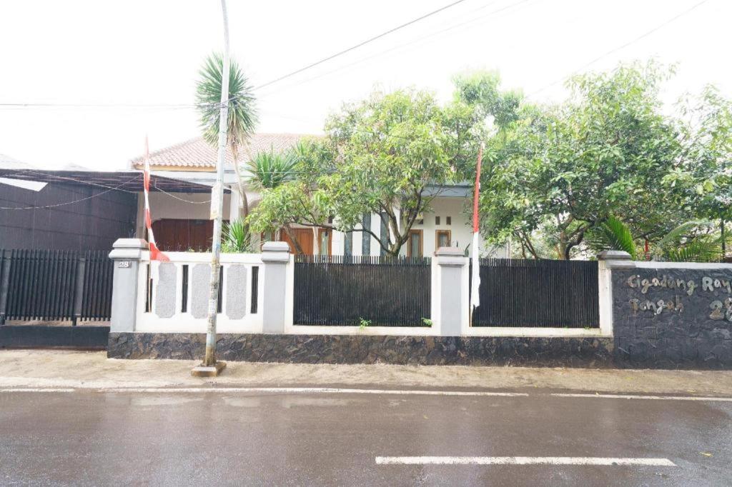 Oyo 91561 Gandhi Hotel Bandung Kültér fotó
