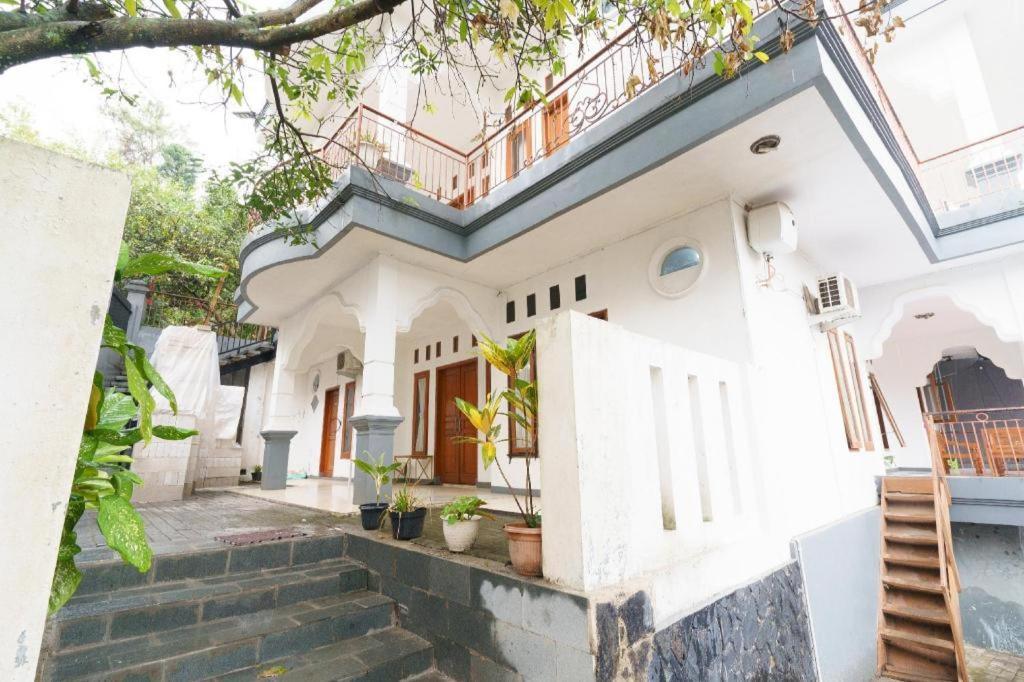 Oyo 91561 Gandhi Hotel Bandung Kültér fotó